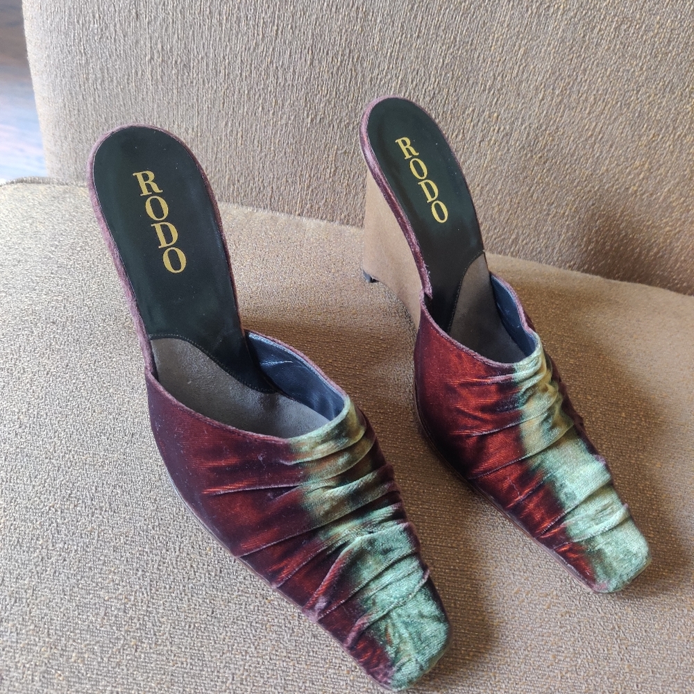 Rodo Velvet Multicolor Ruched Mules - Green & Burgundy